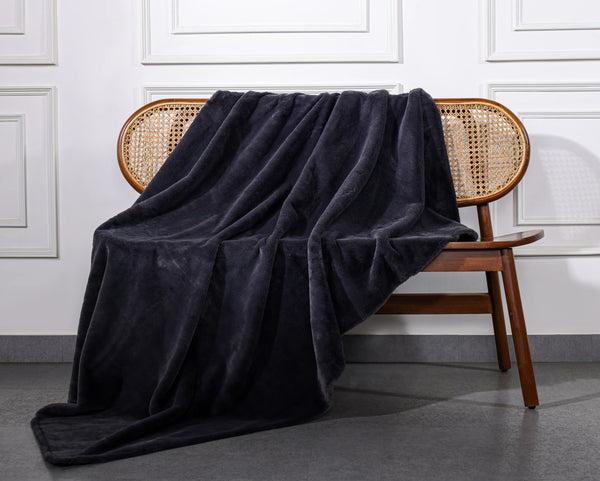 BLACK FUR THROW